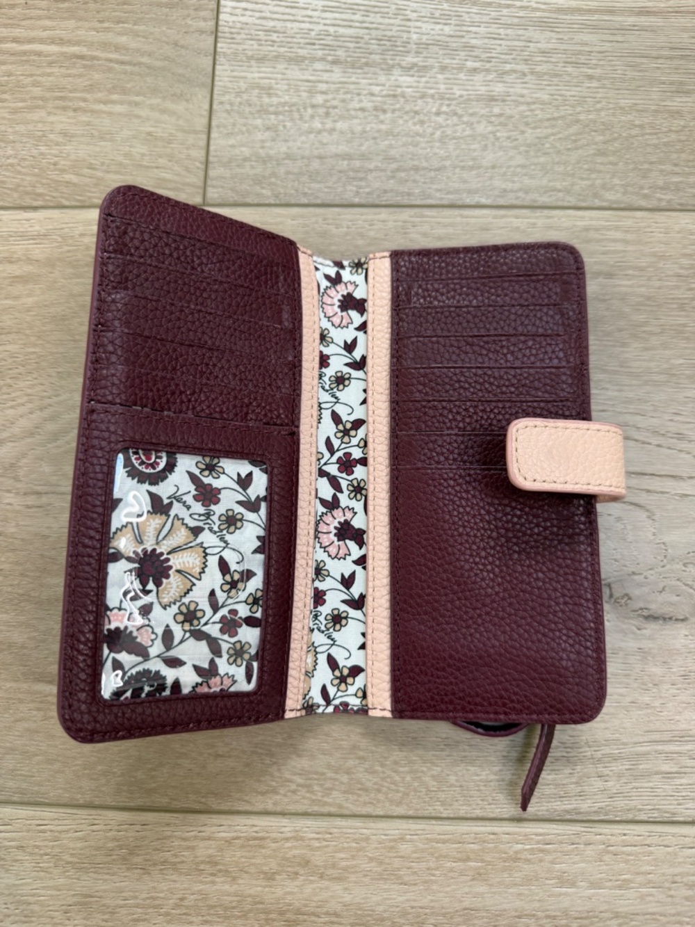 Vera Bradley Burgundy Blush Leather Tab Wallet Floral Lining - Picture 4 of 4